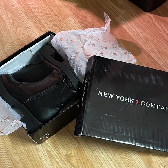 Lug Sole Bootie - Picture 6 of 7